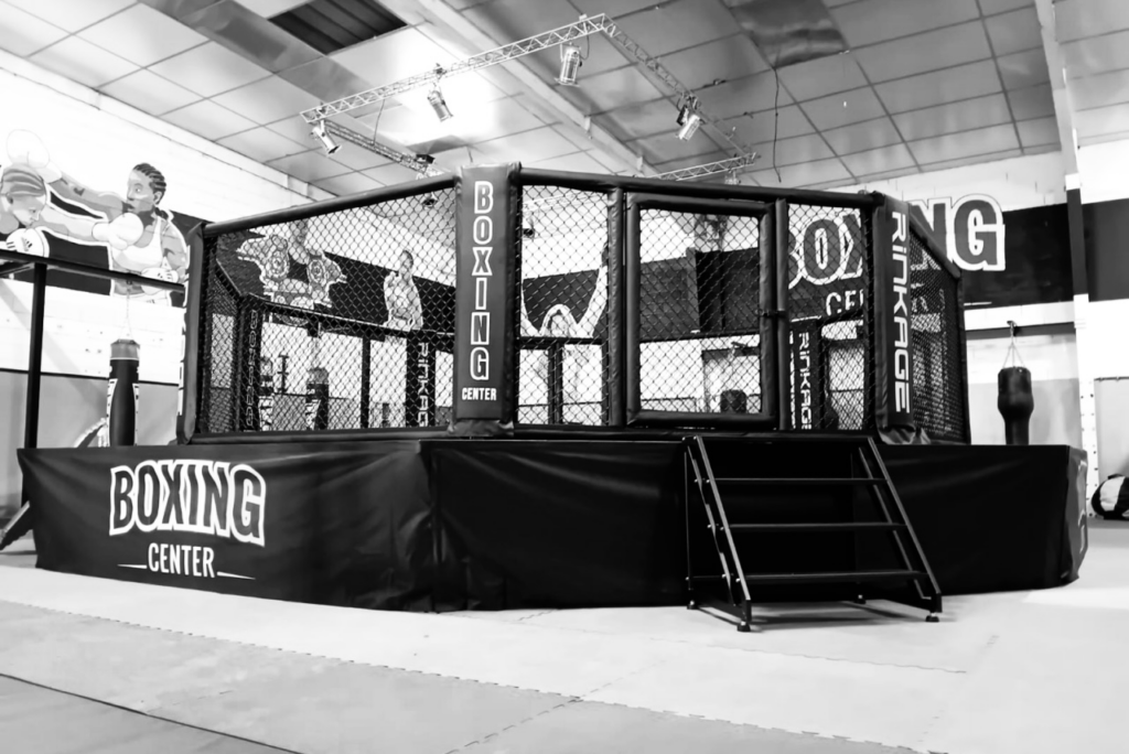 Ring de boxe avec son installation de MMA à Toulouse Balma Gramont.